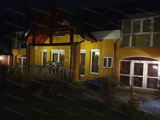 Eladó ház Kaposvár, Északnyugati városrész 240 nm