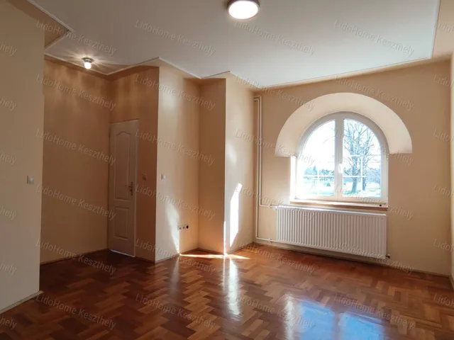 Eladó ház Böhönye 279 nm