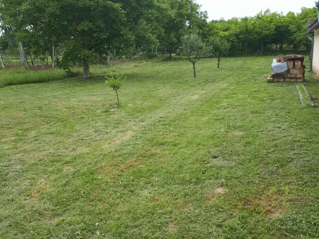 Eladó telek Nagybajom 1600 nm
