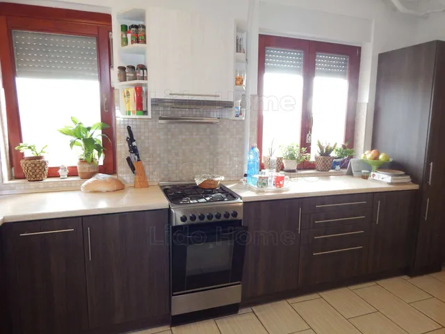 Eladó ház Dombóvár, Szuhajdomb 225 nm