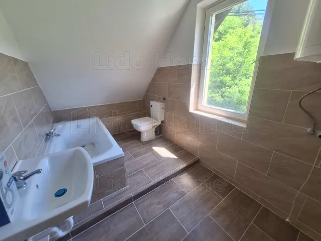 Eladó ház Kaposvár, Várdomb 200 nm