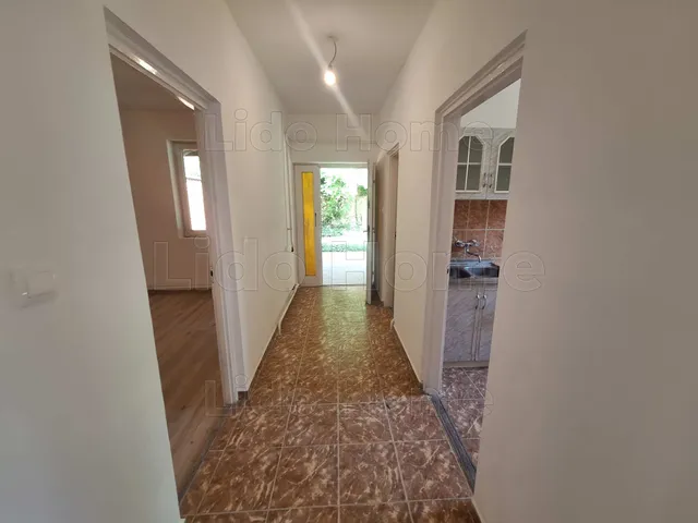 Eladó ház Kaposvár, Várdomb 200 nm