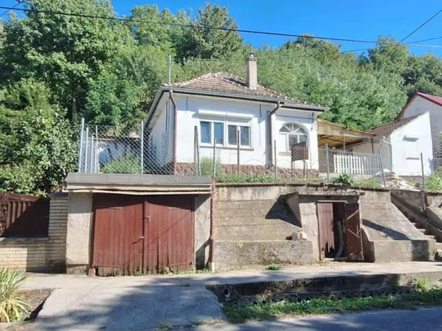 Eladó ház Kaposvár, Ivánfahegy 66 nm