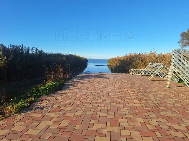 Eladó telek Balatonkeresztúr 702 nm