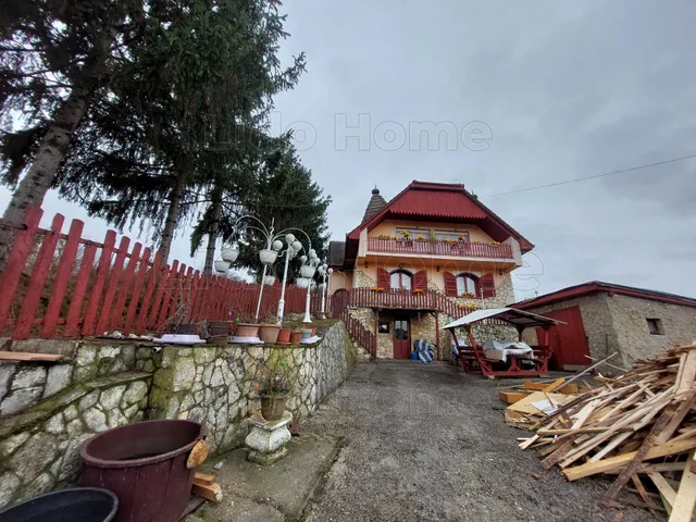 Eladó ház Kaposvár, Cser 191 nm