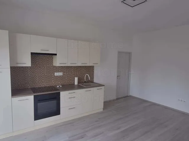 Eladó lakás Komló 52 nm