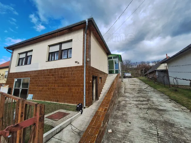 Eladó ház Tab 100 nm