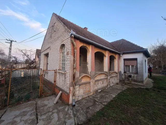 Eladó ház Magyaratád 62 nm