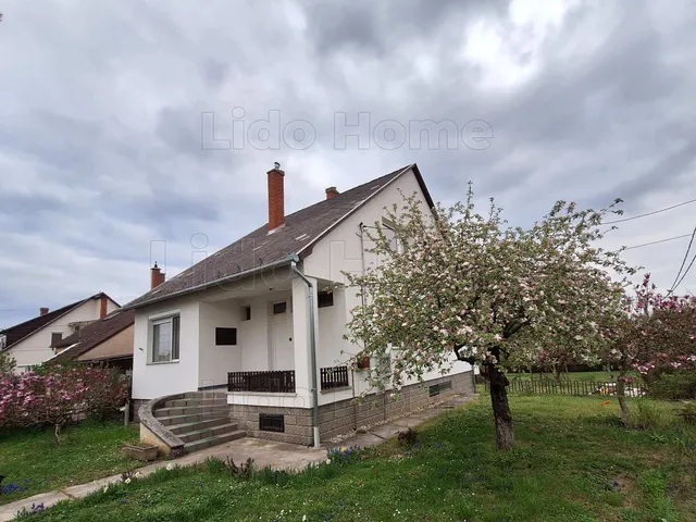 Eladó ház Kaposvár, Cser 170 nm