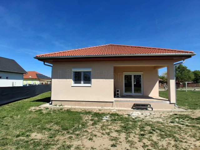 Eladó ház Hetes 108 nm