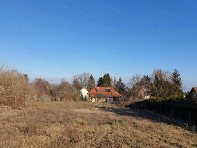 Eladó telek Balatonalmádi 858 nm