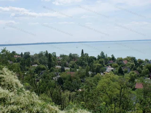 Eladó telek Balatonkenese 1020 nm