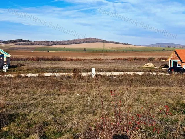 Eladó telek Tótvázsony 925 nm