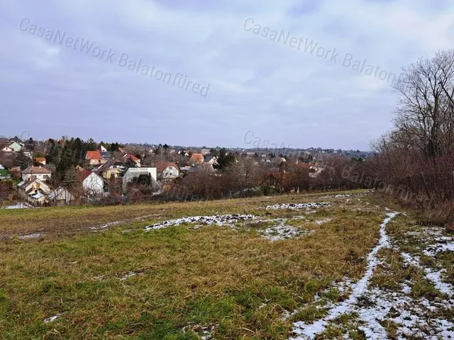 Eladó telek Balatonkenese 1440 nm