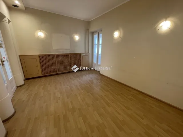 Eladó lakás Győr 149 nm