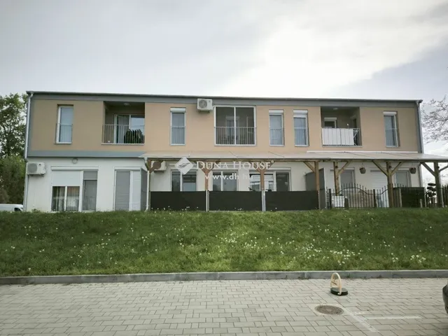 Eladó lakás Dunaszeg 55 nm