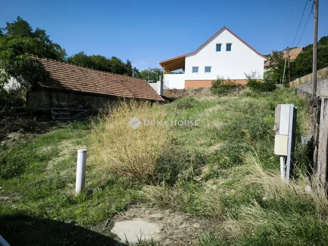 Eladó telek Pannonhalma 413 nm