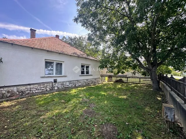 Eladó ház Gyömöre 106 nm