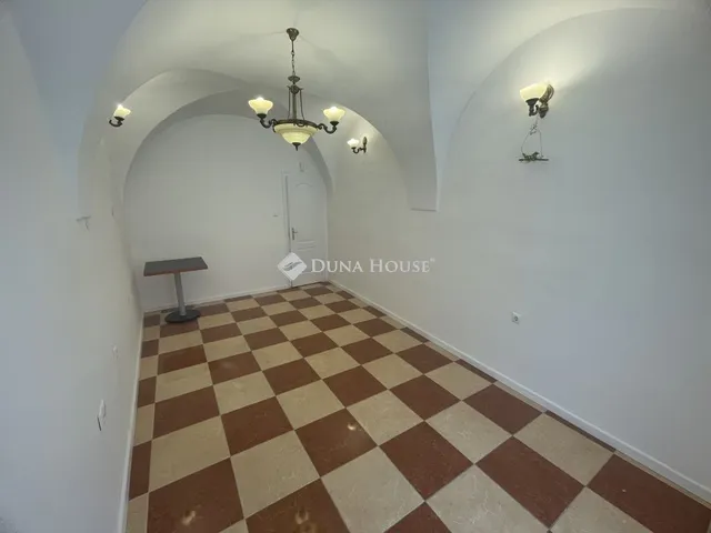 Eladó lakás Győr, Belváros 32 nm