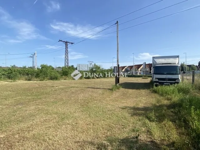Eladó telek Győr 4576 nm