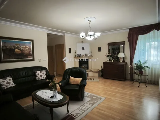 Eladó lakás Győr 112 nm