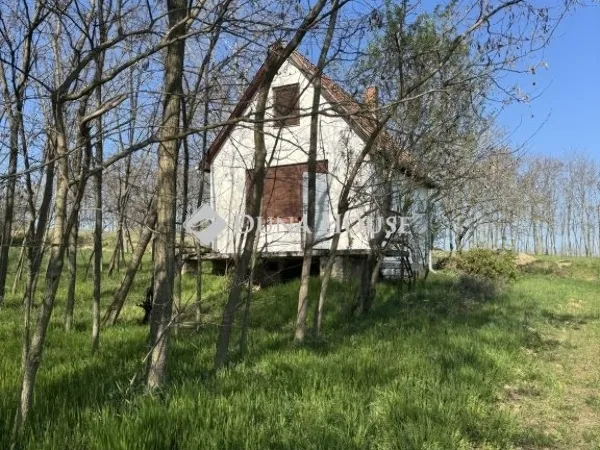 Eladó üdülő és hétvégi ház Győrújbarát 25 nm