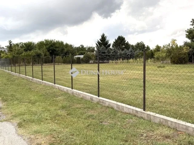 Eladó telek Makád 1600 nm