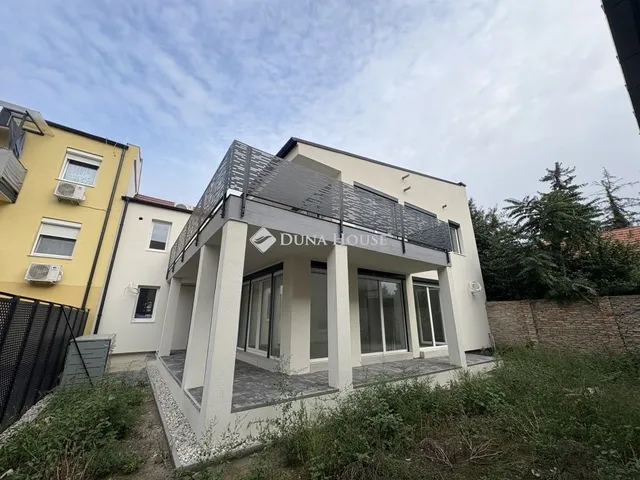 Eladó lakás Pápa 123 nm