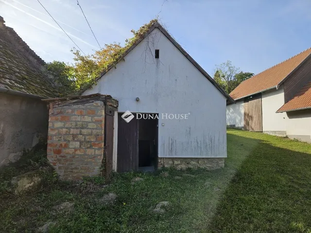 Eladó ház Bakonyszentlászló 136 nm