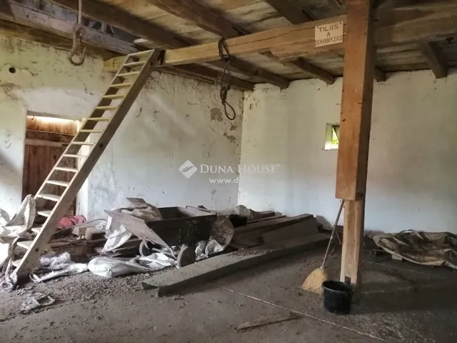 Eladó kereskedelmi és ipari ingatlan Bakonybánk 260 nm