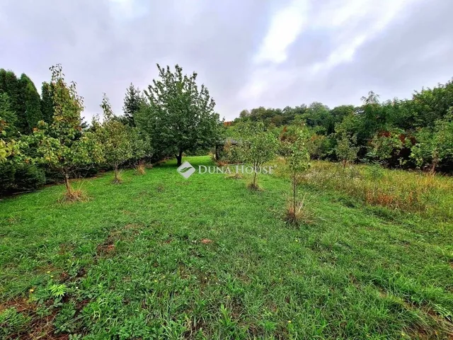 Eladó telek Győrújbarát 1339 nm