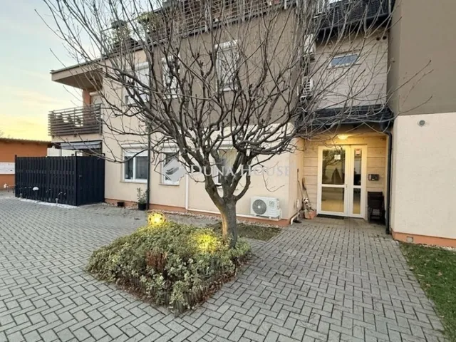 Eladó lakás Győr, Ménfőcsanak 76 nm