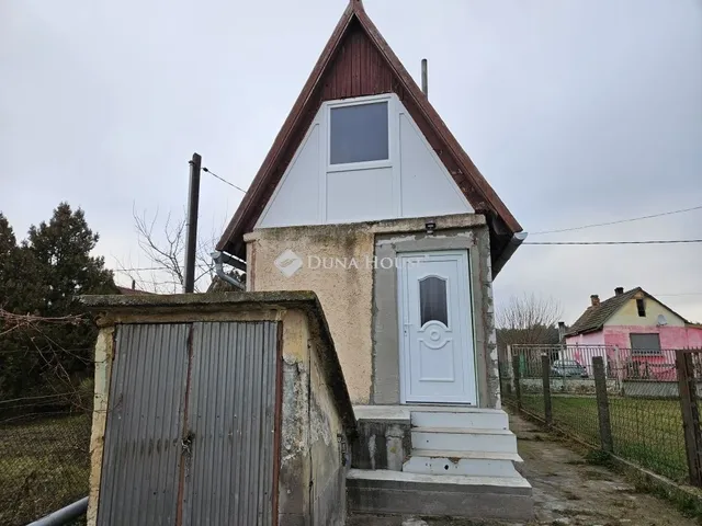 Eladó üdülő és hétvégi ház Ács 31 nm