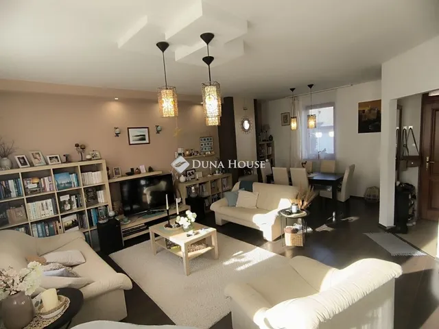 Eladó lakás Győr 98 nm