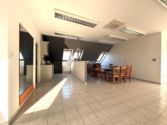 Eladó lakás Győr, Szabadhegy 140 nm