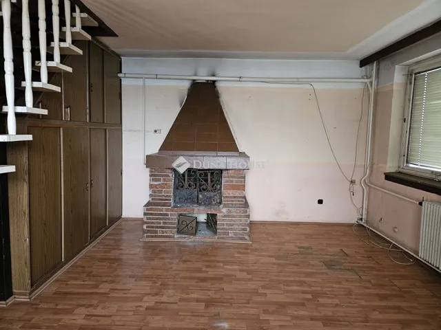 Eladó ház Abda 240 nm