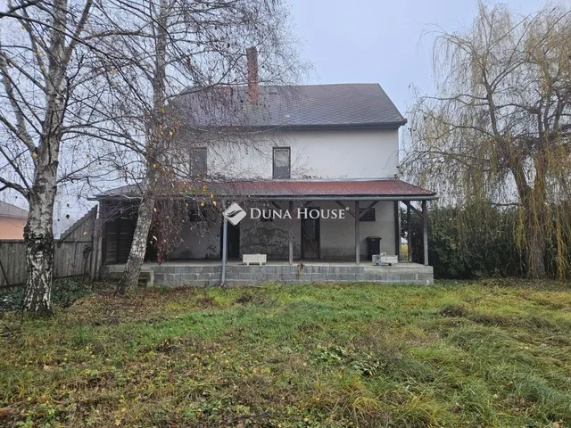 Eladó ház Abda 240 nm