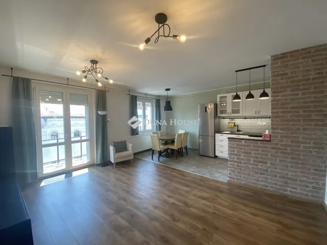 Eladó lakás Győr, Belváros 74 nm