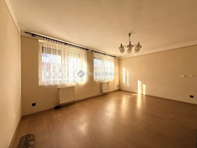 Eladó lakás Győr 55 nm