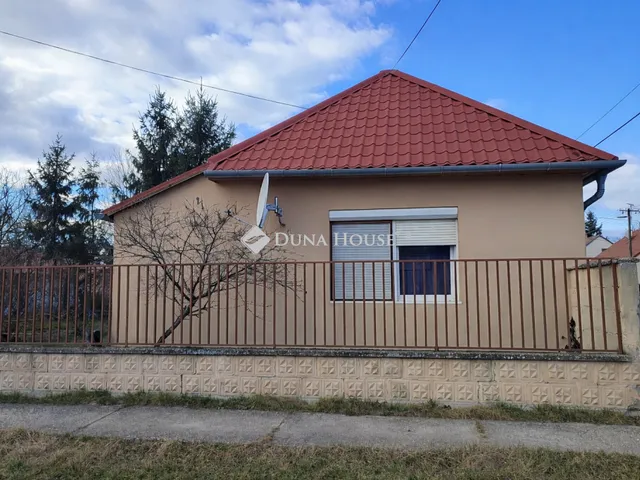 Eladó ház Mecsér 68 nm
