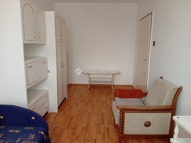 Kiadó lakás Tatabánya, Dózsakert 49 nm