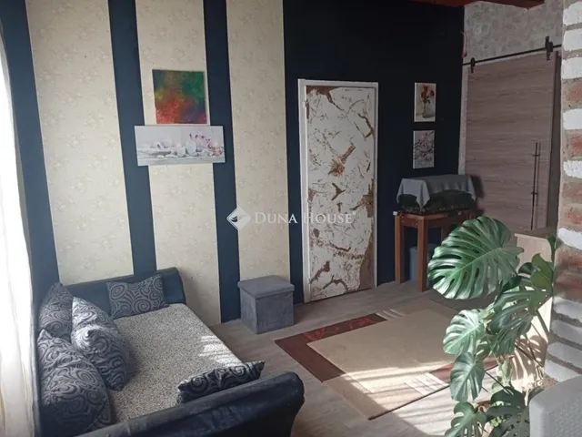 Eladó ház Ászár 90 nm