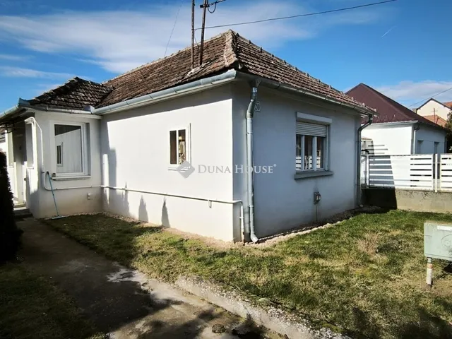 Eladó ház Koroncó 80 nm