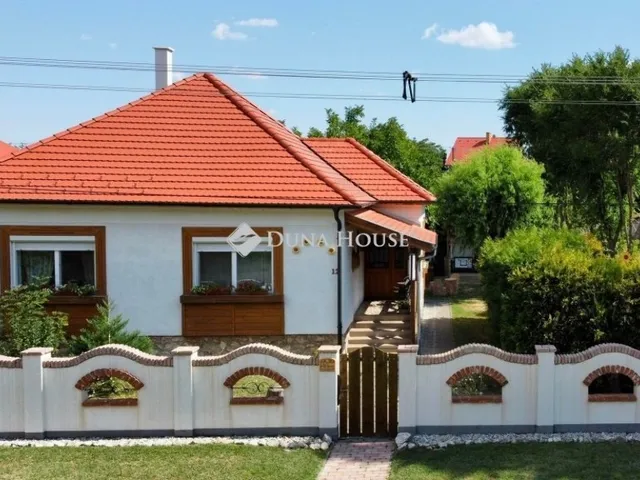 Eladó ház Bakonyszentlászló 110 nm