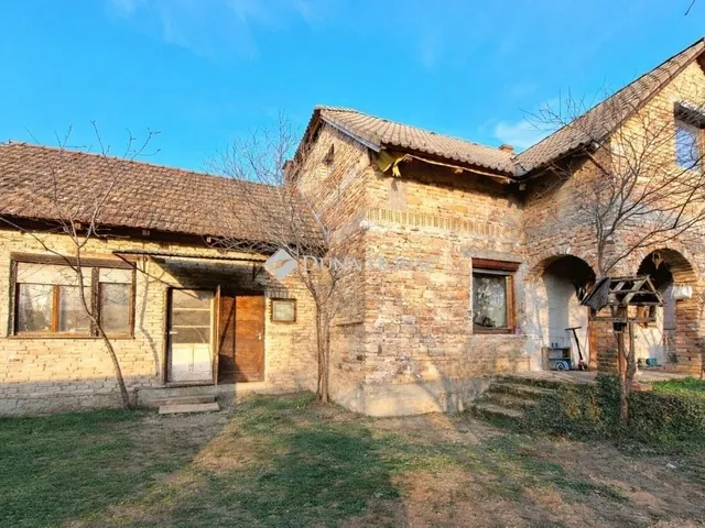 Eladó ház Kajárpéc 140 nm