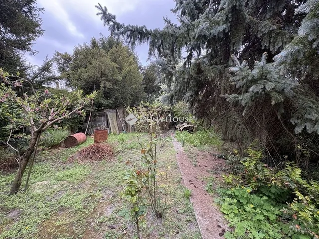 Eladó telek Győr 800 nm