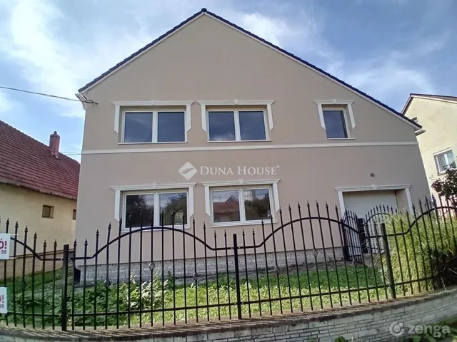 Eladó ház Komárom 200 nm
