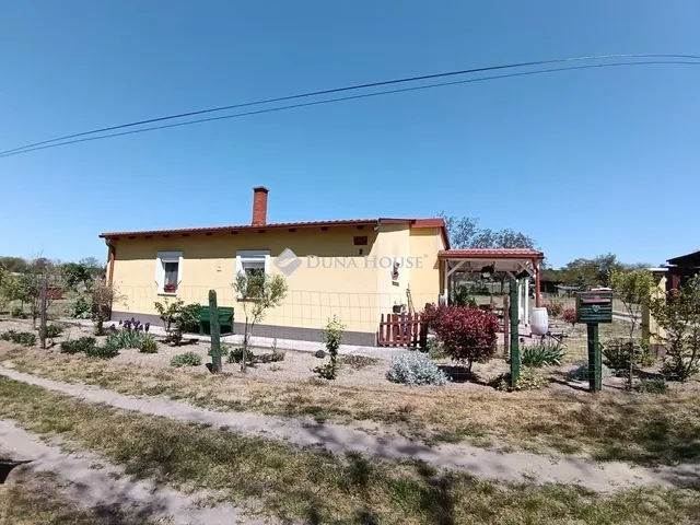 Eladó ház Bársonyos 70 nm