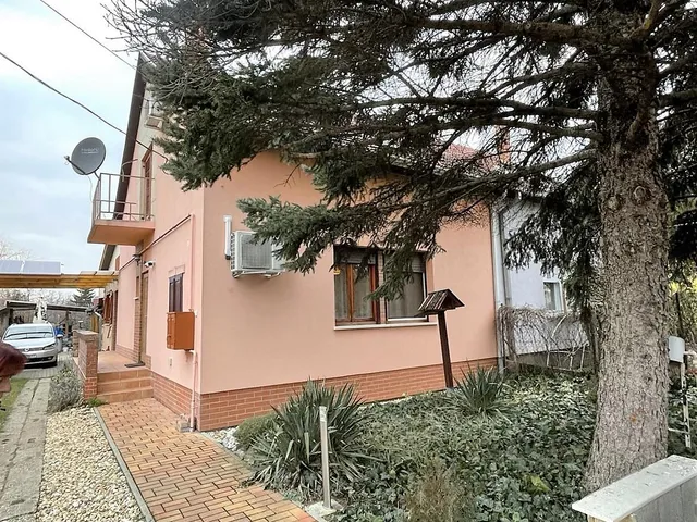 Eladó ház Szolnok 220 nm