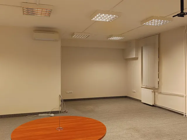 Kiadó kereskedelmi és ipari ingatlan Esztergom 175 nm
